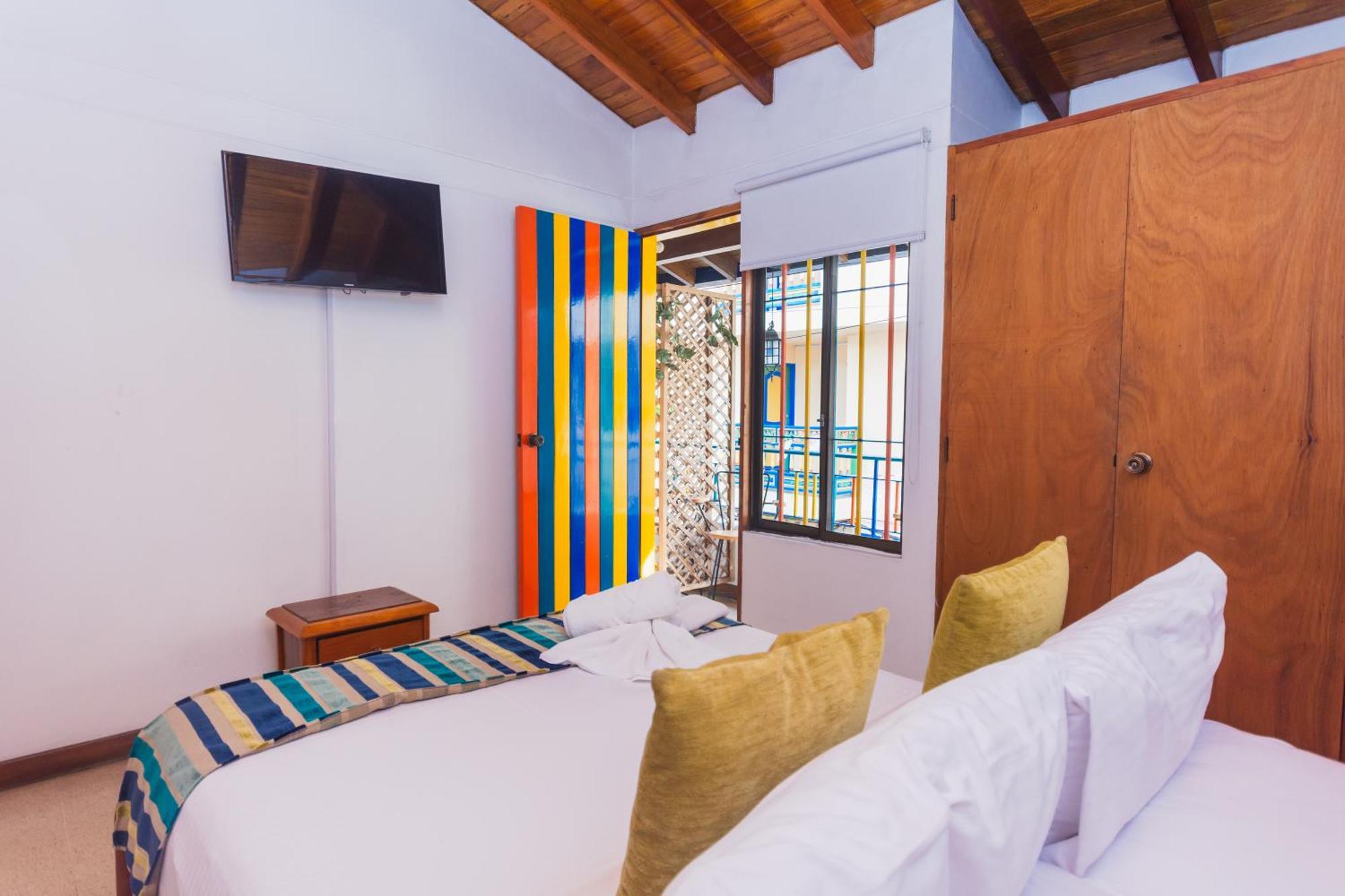 Hotel Guatatur Guatapé エクステリア 写真