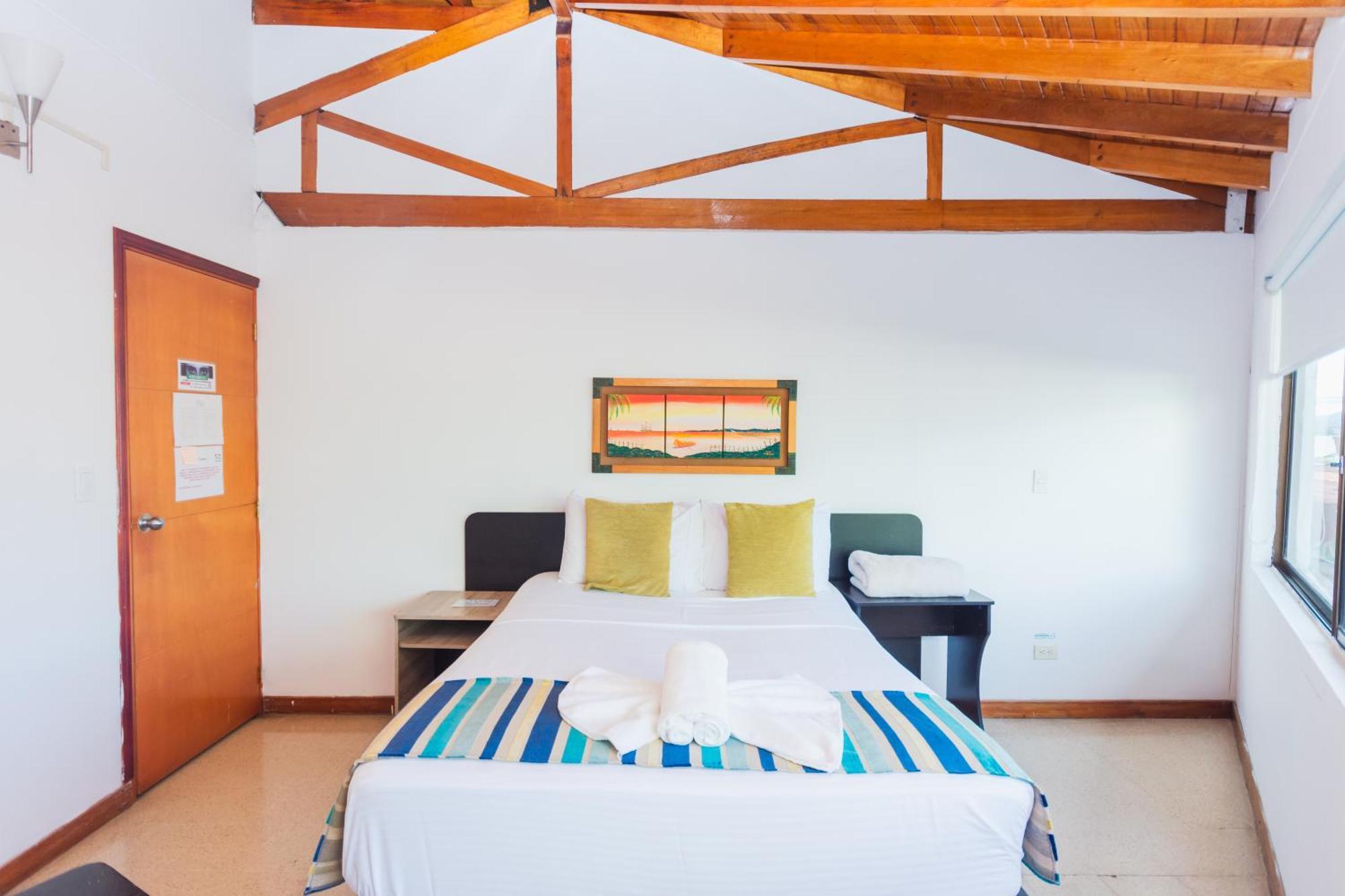 Hotel Guatatur Guatapé エクステリア 写真