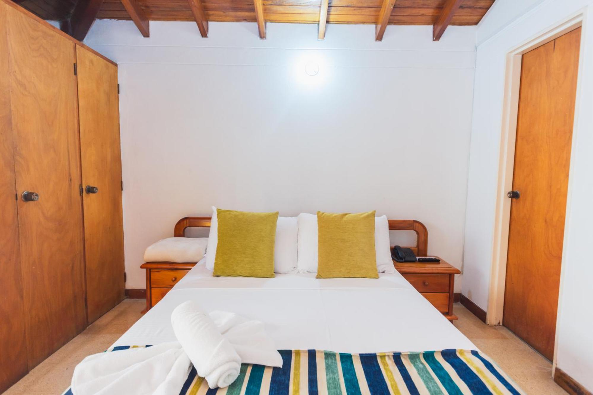 Hotel Guatatur Guatapé エクステリア 写真
