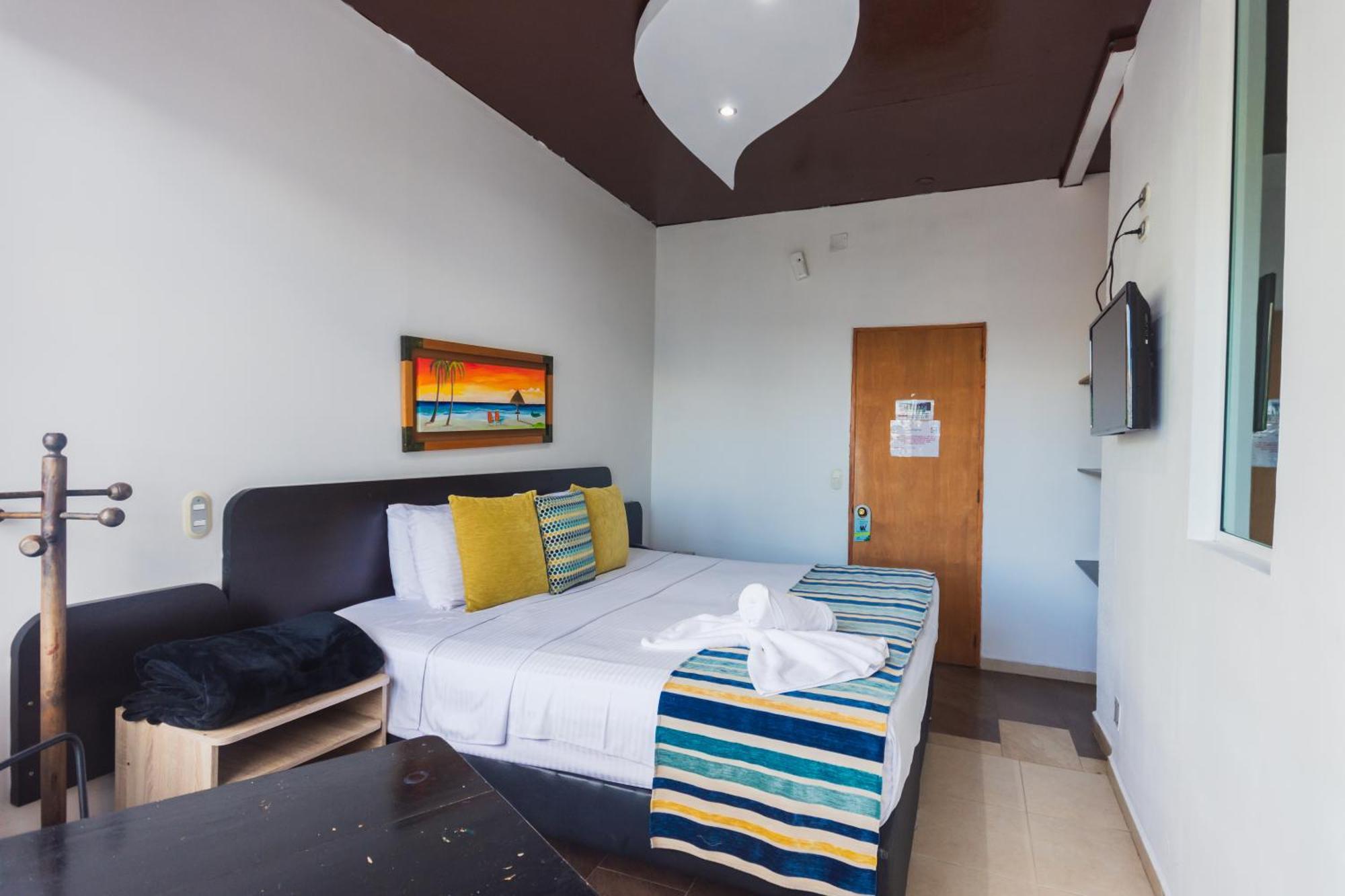 Hotel Guatatur Guatapé エクステリア 写真