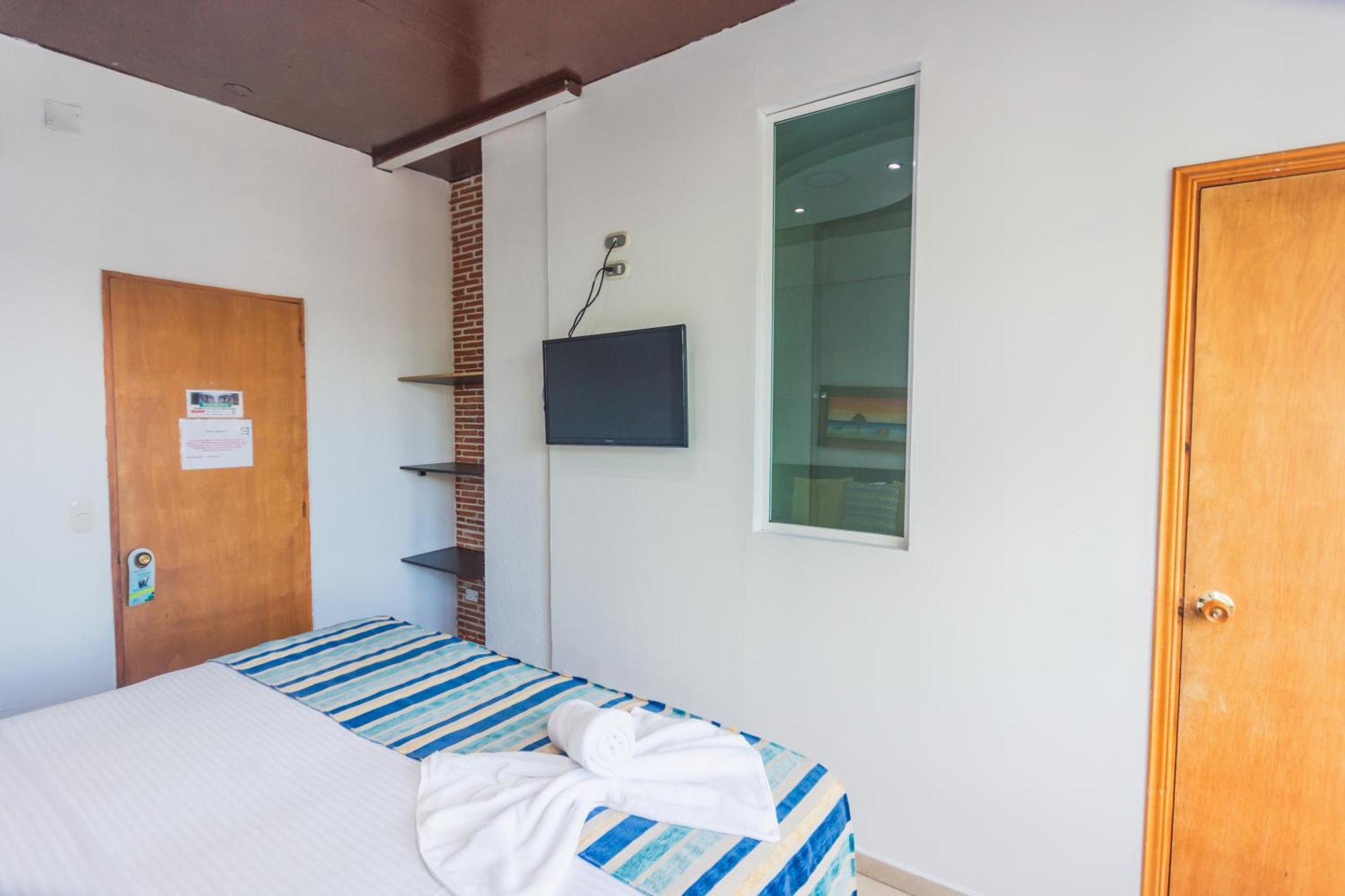 Hotel Guatatur Guatapé エクステリア 写真