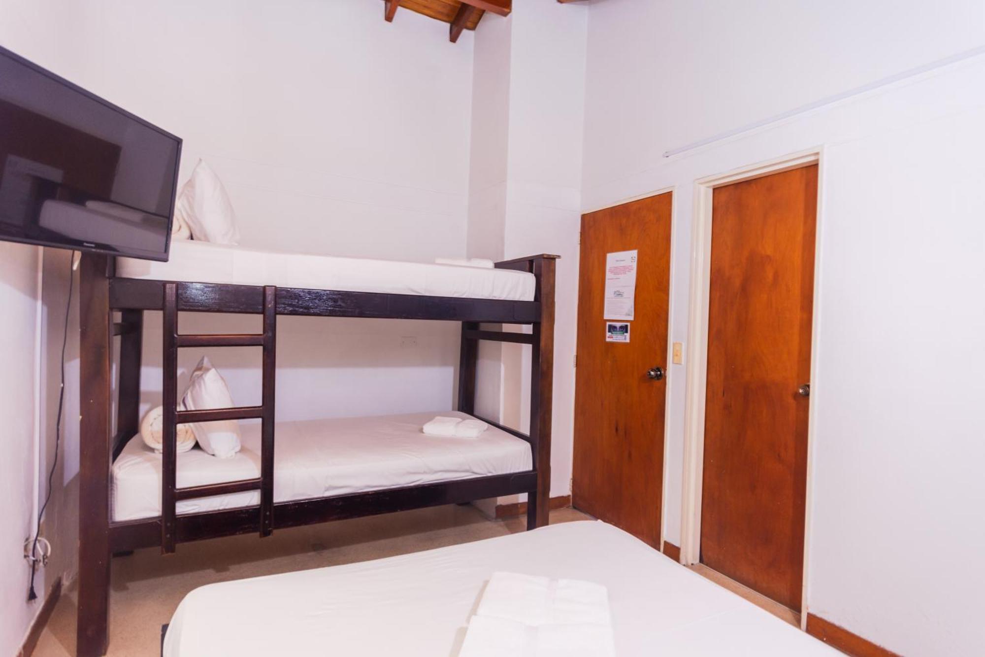 Hotel Guatatur Guatapé エクステリア 写真