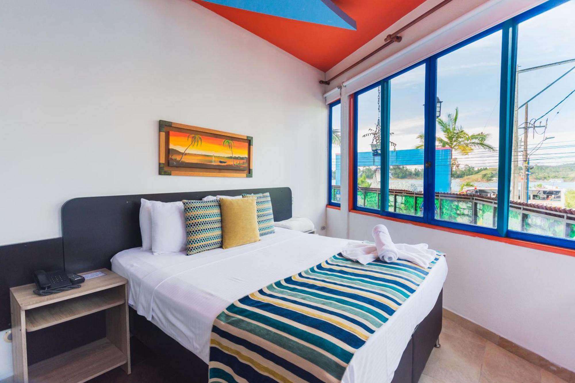 Hotel Guatatur Guatapé エクステリア 写真