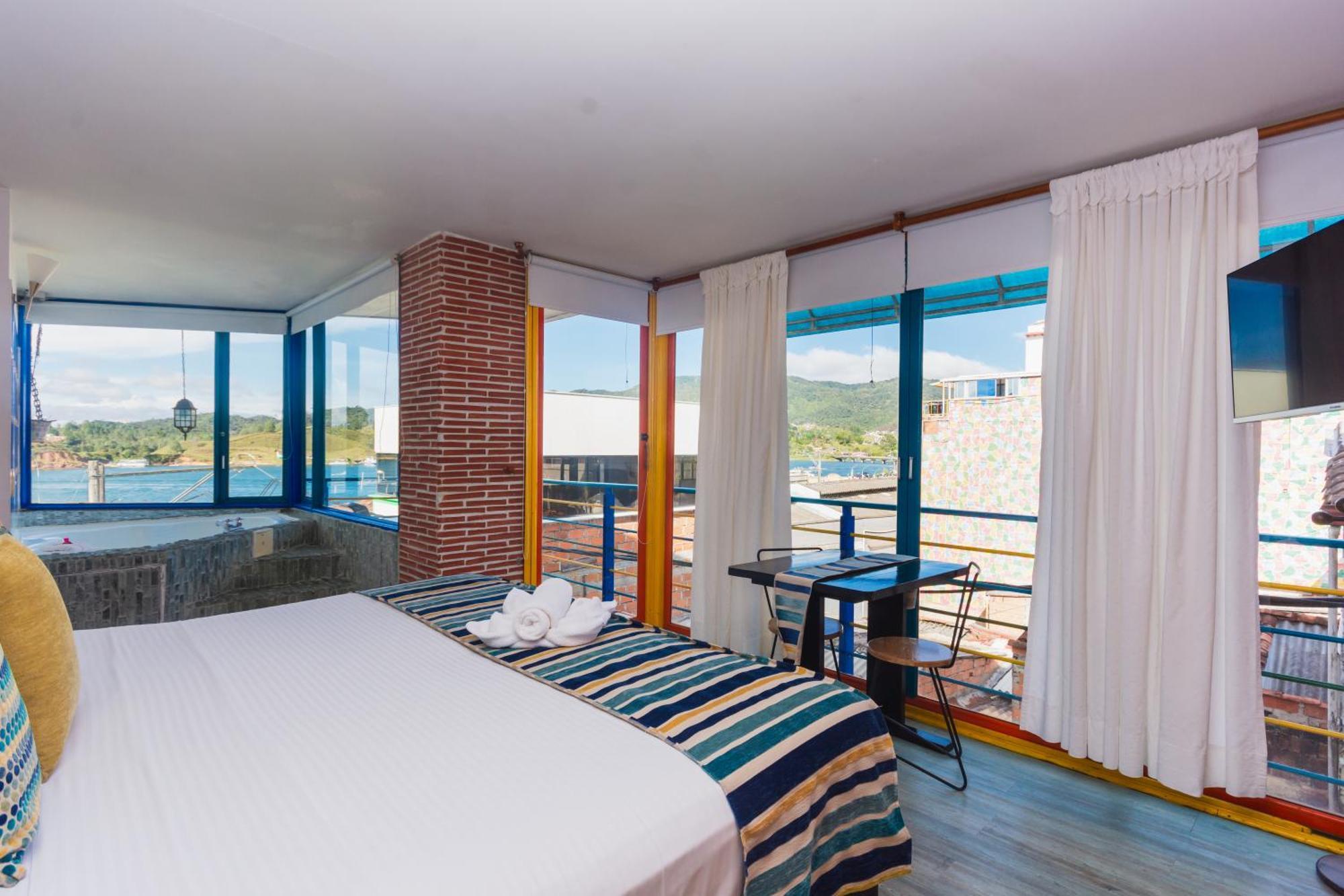 Hotel Guatatur Guatapé エクステリア 写真