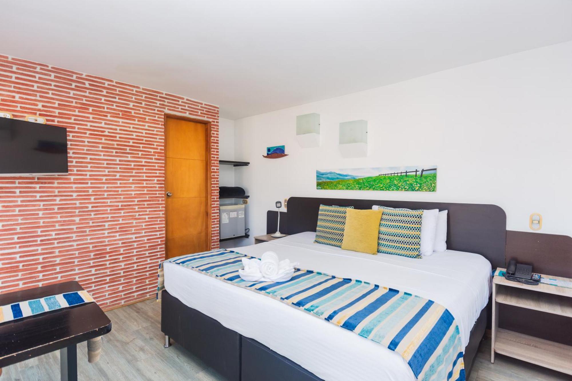 Hotel Guatatur Guatapé エクステリア 写真